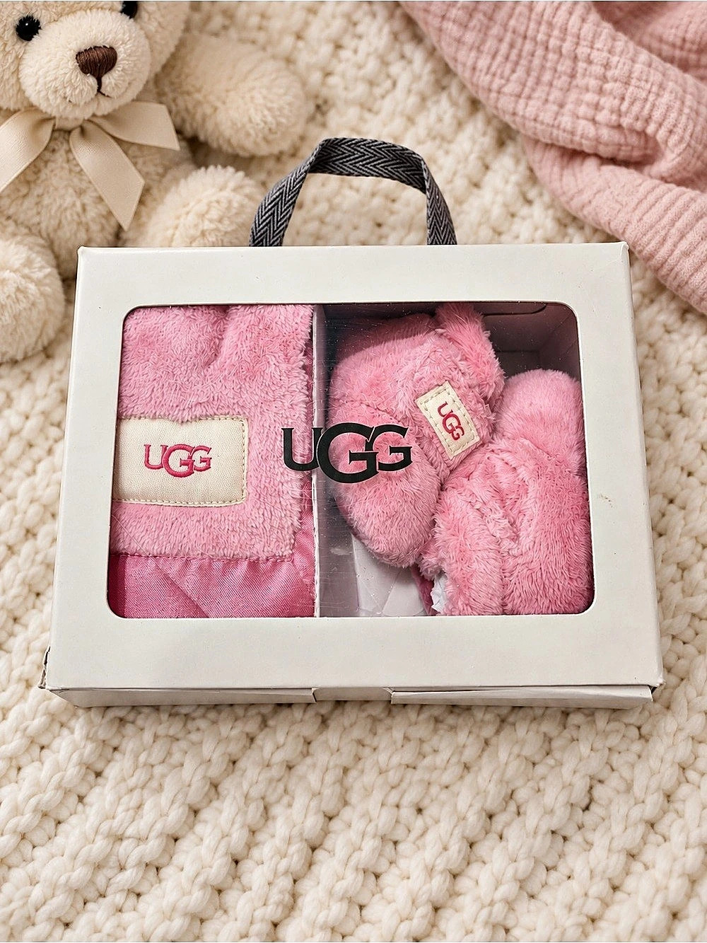 UGG Irybabe and Lovey Pink Baby 0/1 NWT Gift Set